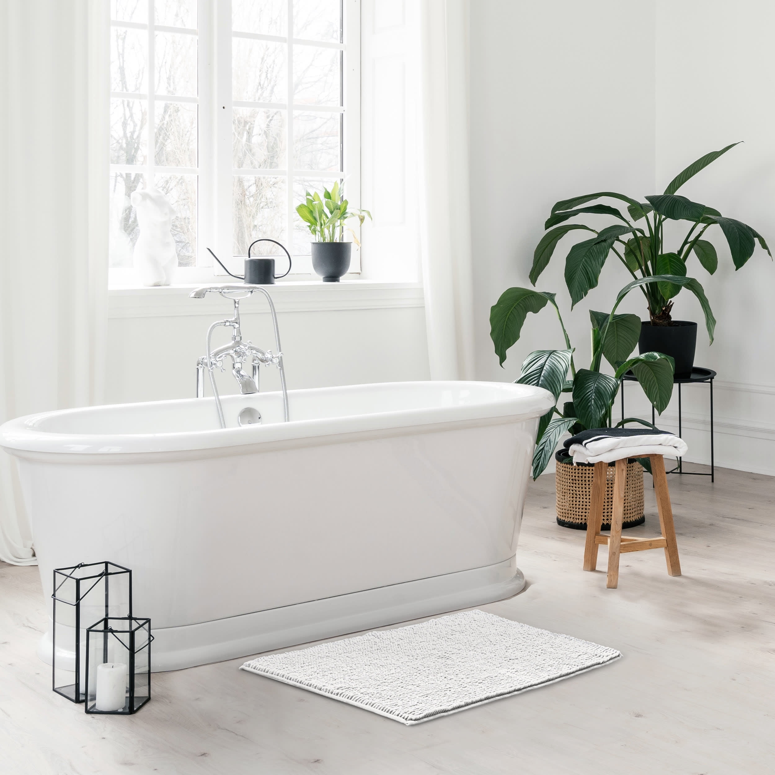Resort Collection Chenille Plush Loop Bath Mats