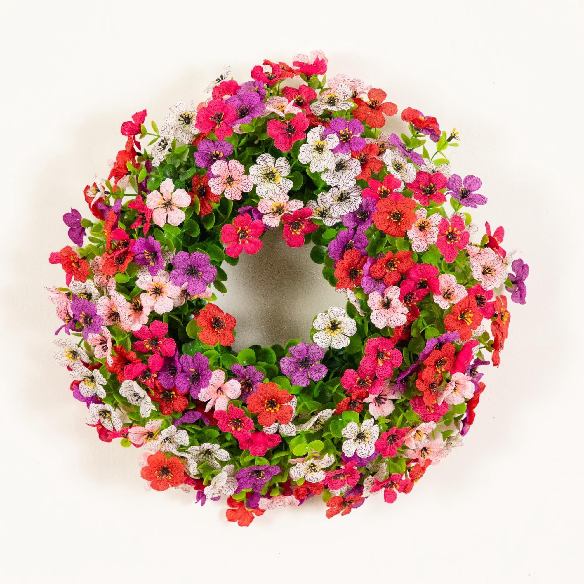 14in. Artificial Blooming Daisy Wreath