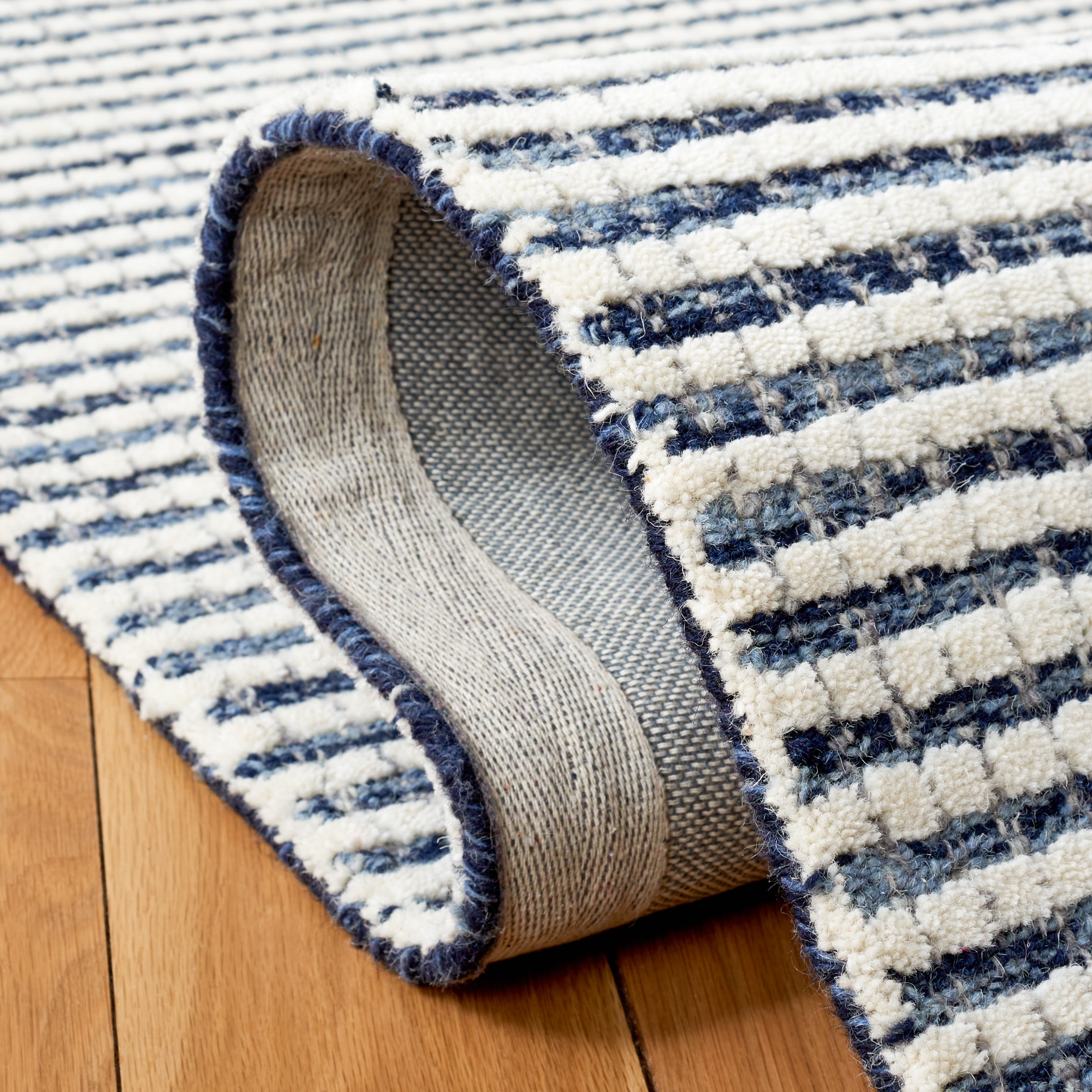SAFAVIEH Abstract Stephanie Plaid Wool Area Rug, Blue/Ivory, 6' x 6' Square