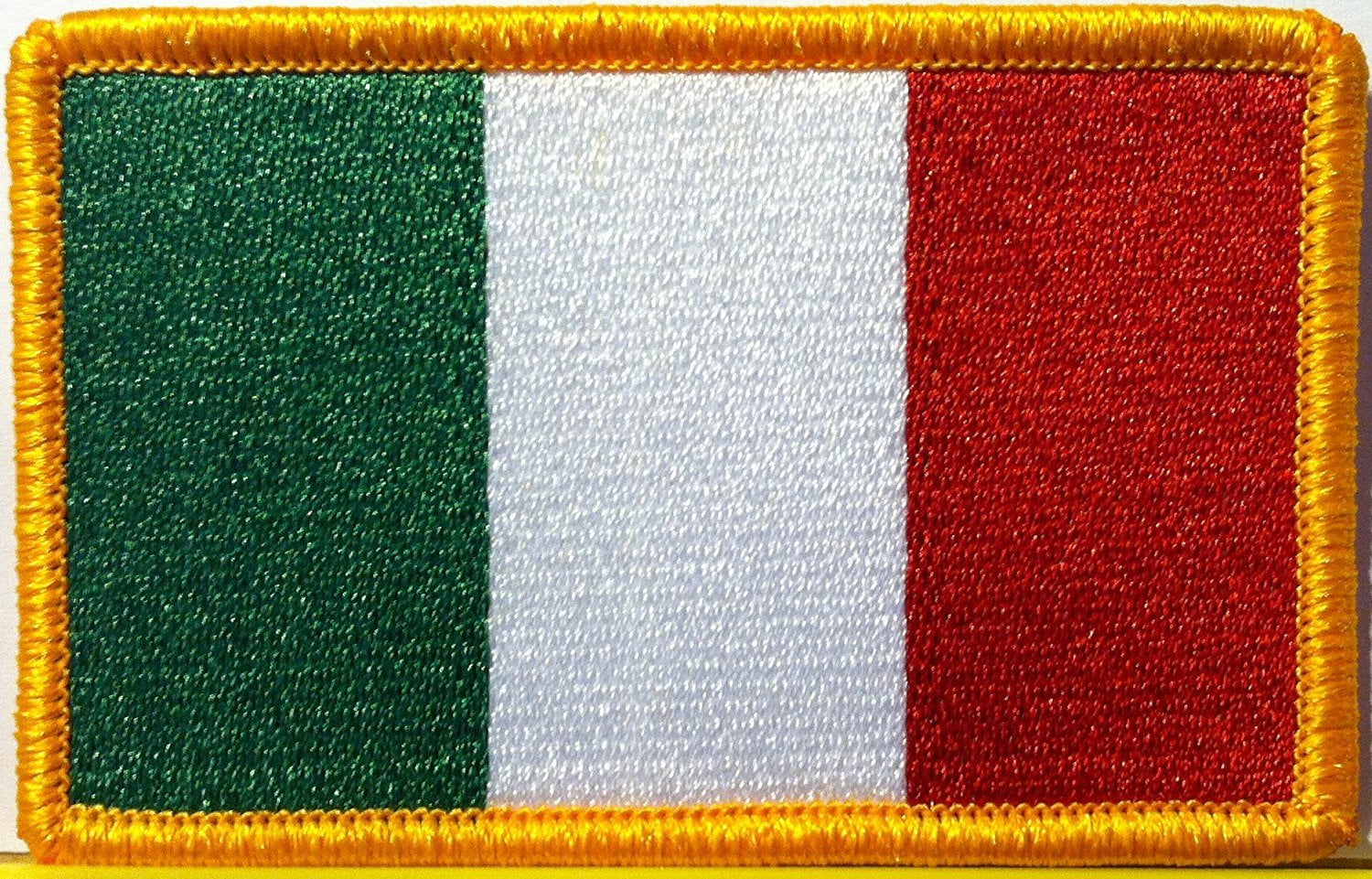 A Italy Italian Flag In A Heart Embroidered Sew  Iron on Patch Badge