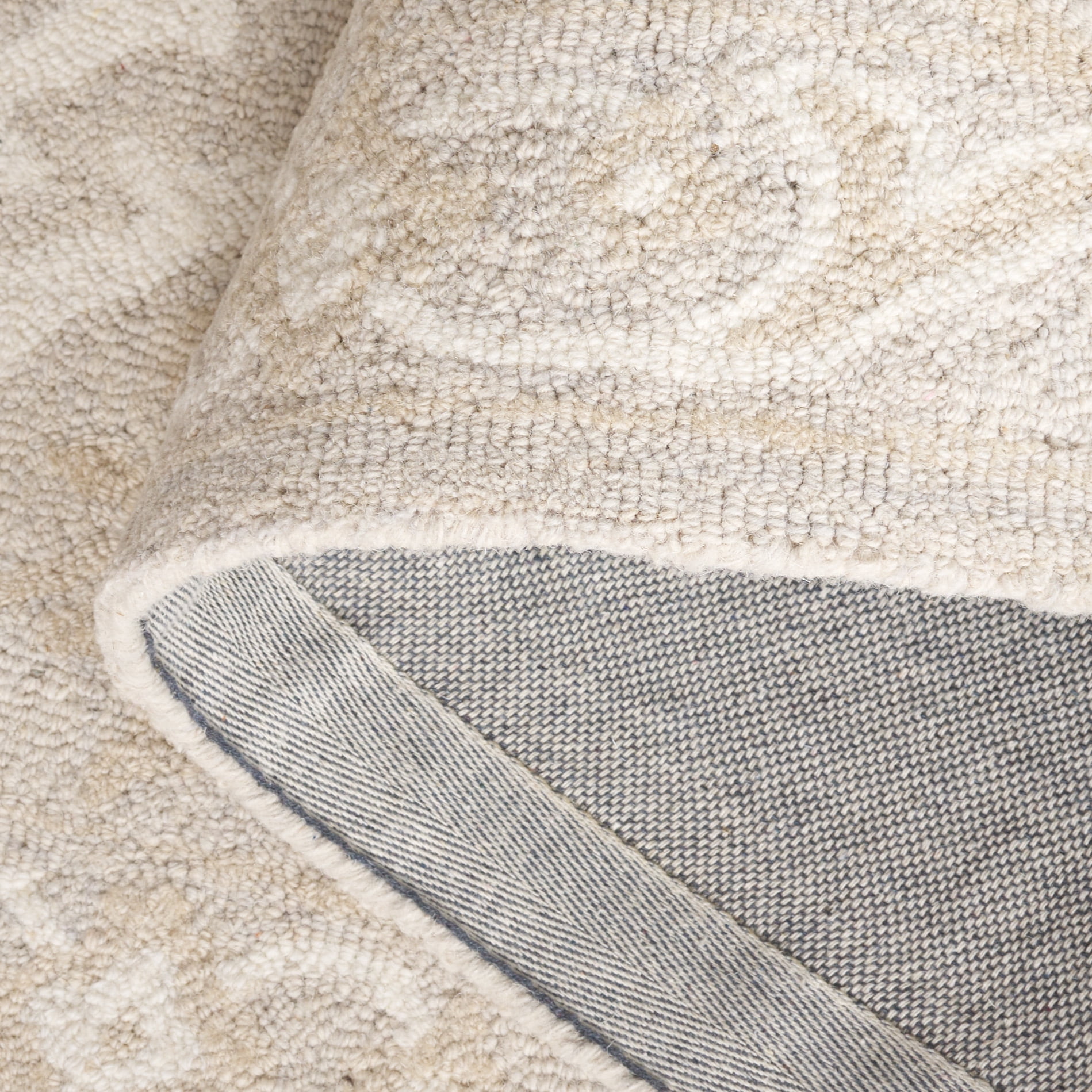 SAFAVIEH Blossom Donella Floral Area Rug, Silver/Ivory, 6' x 9'