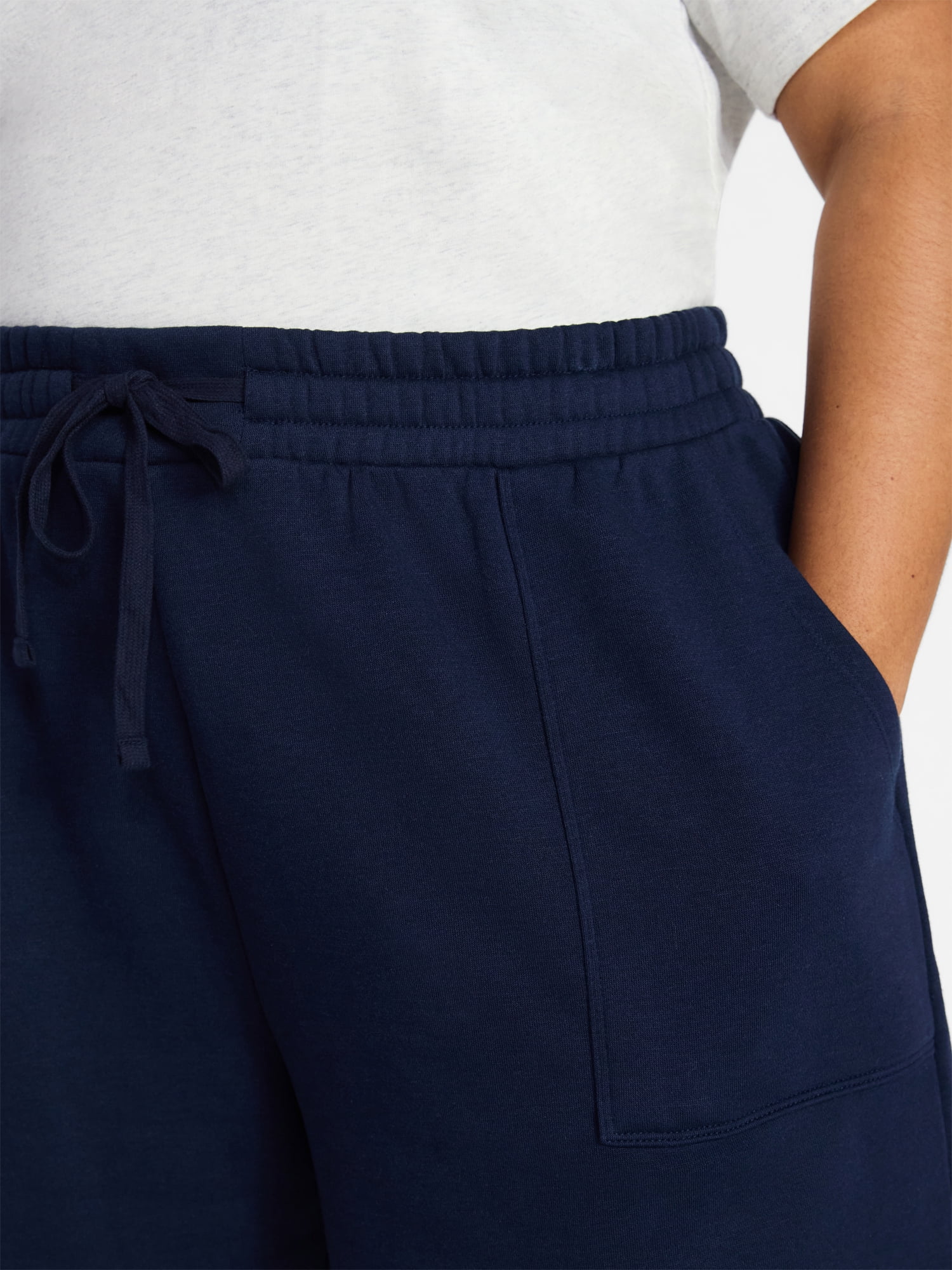 Terra & Sky Women's Plus Size Fleece Shorts with Pockets, Sizes 0X-5X