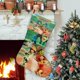 thumbnail image 1 of El Árbol Familiar de los Croods Tema: Calcetines de Navidad, fino lino blanco para colgar en escaleras y chimenea, decoración navideña para el hogar, regalo de Navidad. 45cm × 32cm, 1 of 5