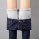 thumbnail image 1 of Pantalones vaqueros térmicos para mujer, Jeans elásticos de felpa, cálidos, ajustados, gruesos, de lana, largos, estilo Retro, invierno, 2023, 1 of 5