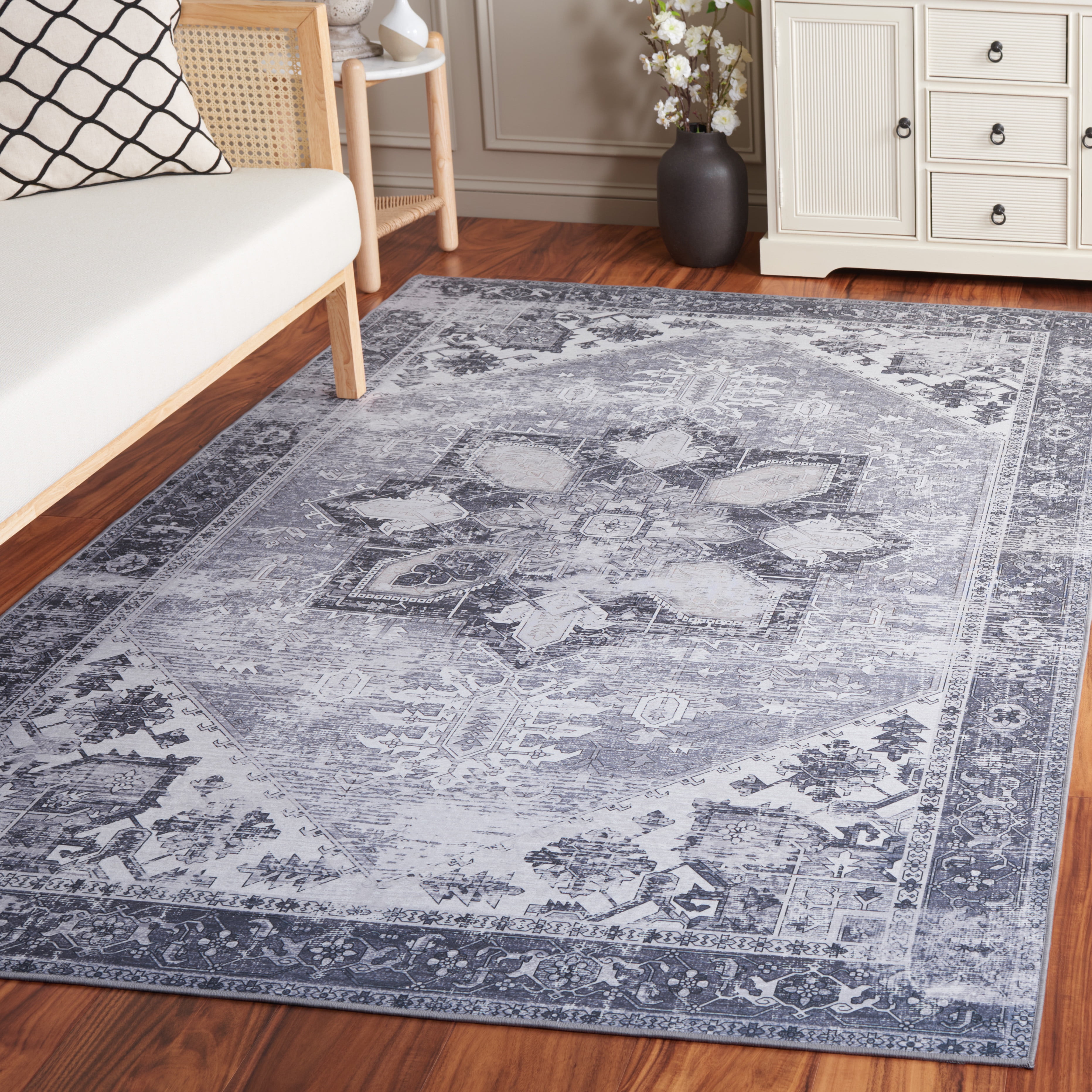 SAFAVIEH Tucson Jayla Oriental Machine Washable Area Rug, Gray, 3' x 5'
