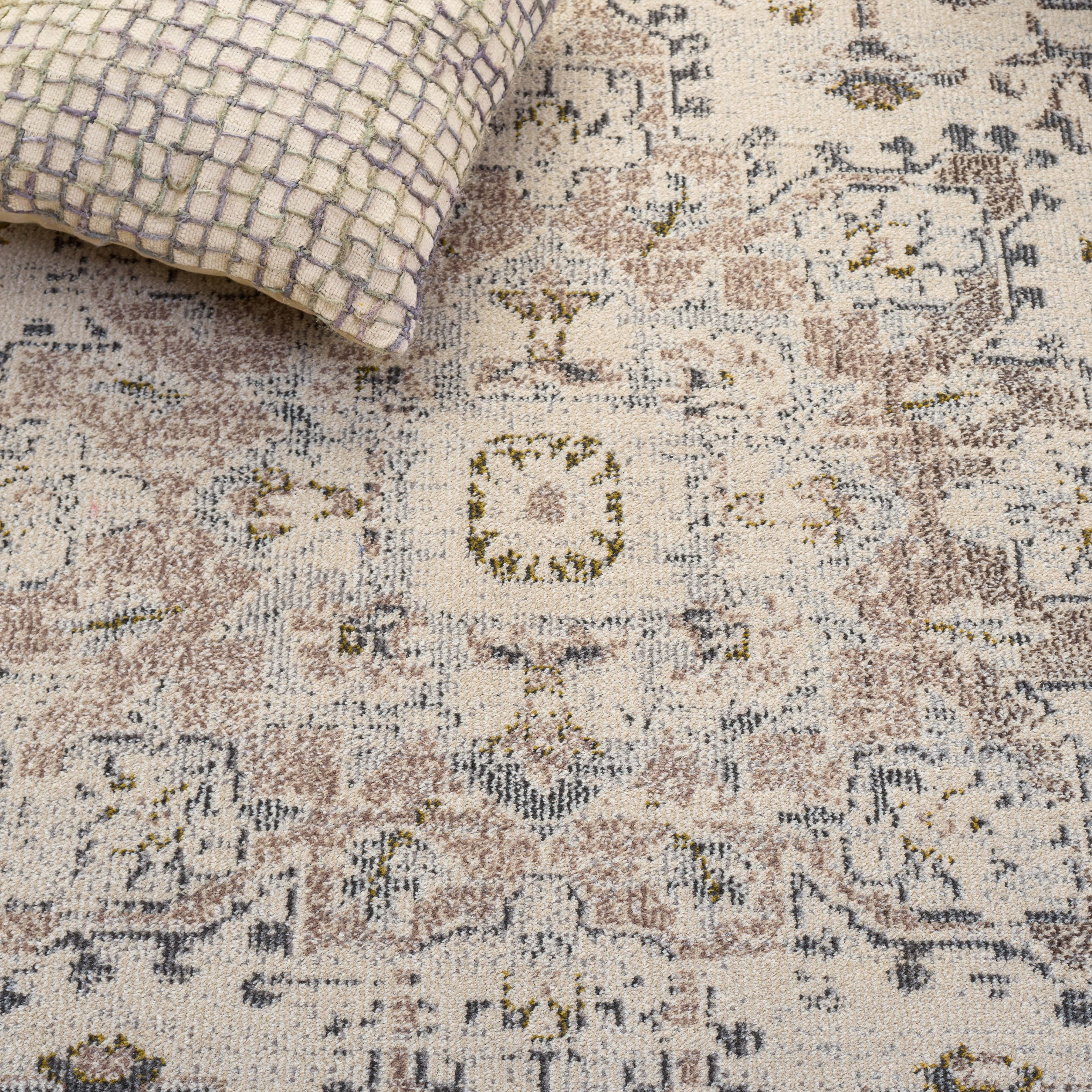 Safavieh Madison Dalia Oriental Area Rug, Ivory/Gray Gold, 4' x 6'