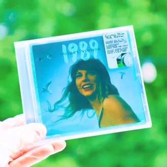 テイラースウィフト　フィアレス　テイラーズヴァージョン　7インチ　紙ジャケット Taylor Swift - Fearless (Taylor's Version) (Japanese Deluxe