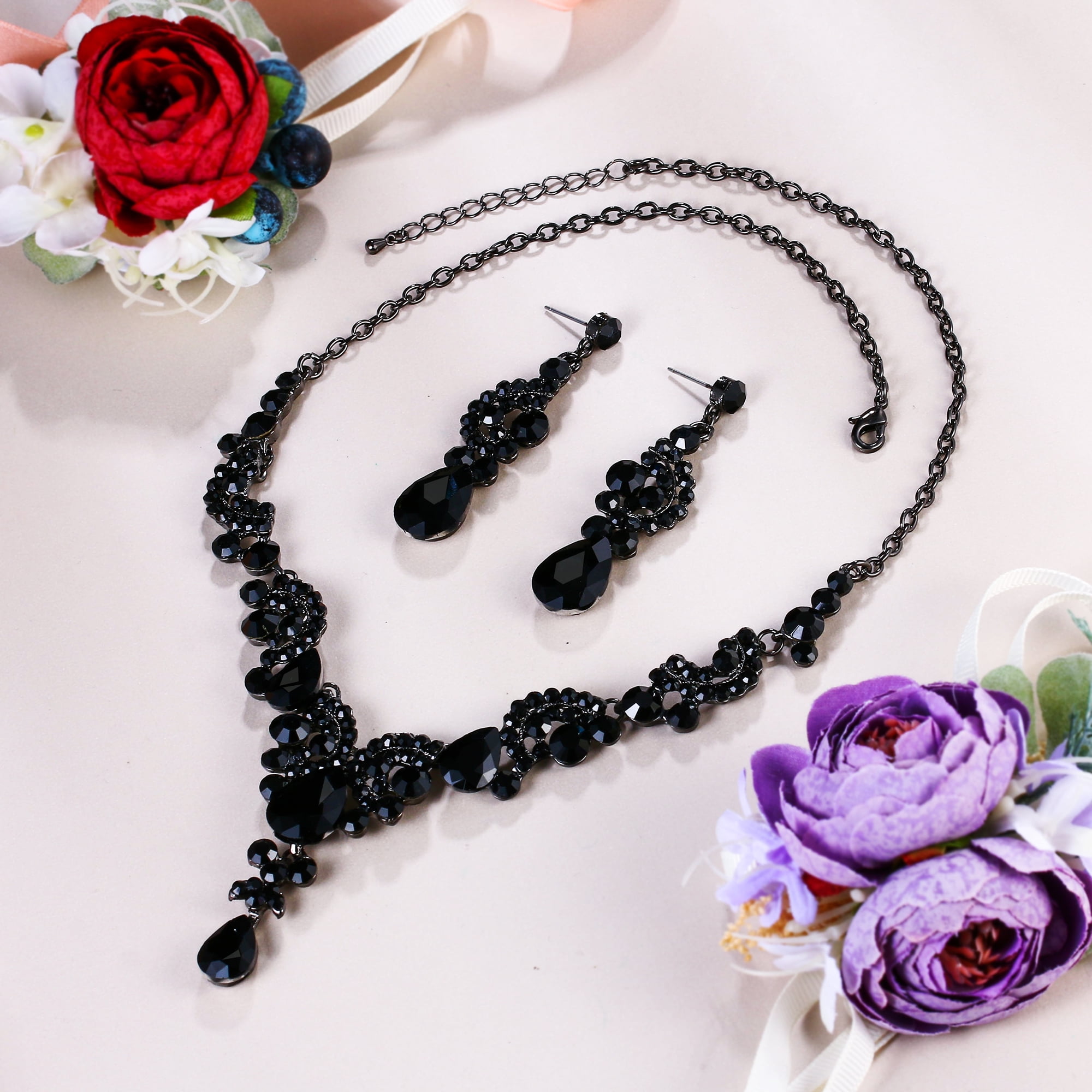 Buy Black Necklaces & Pendants for Women by Jazz and Sizzle Online |  Ajio.com