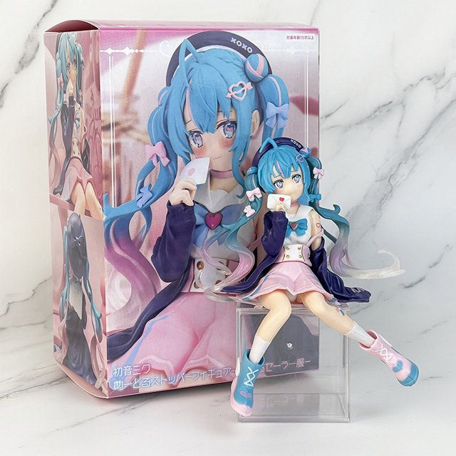 Figura de Hatsune Miku, traje de marinero, adorno de belleza bidimensional, modelo escénico sentado presionando fideos instantáneos, muñeca