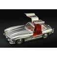 thumbnail image 2 of 1/16 Mercedes Benz 300SL Gullwing Car, 2 of 7