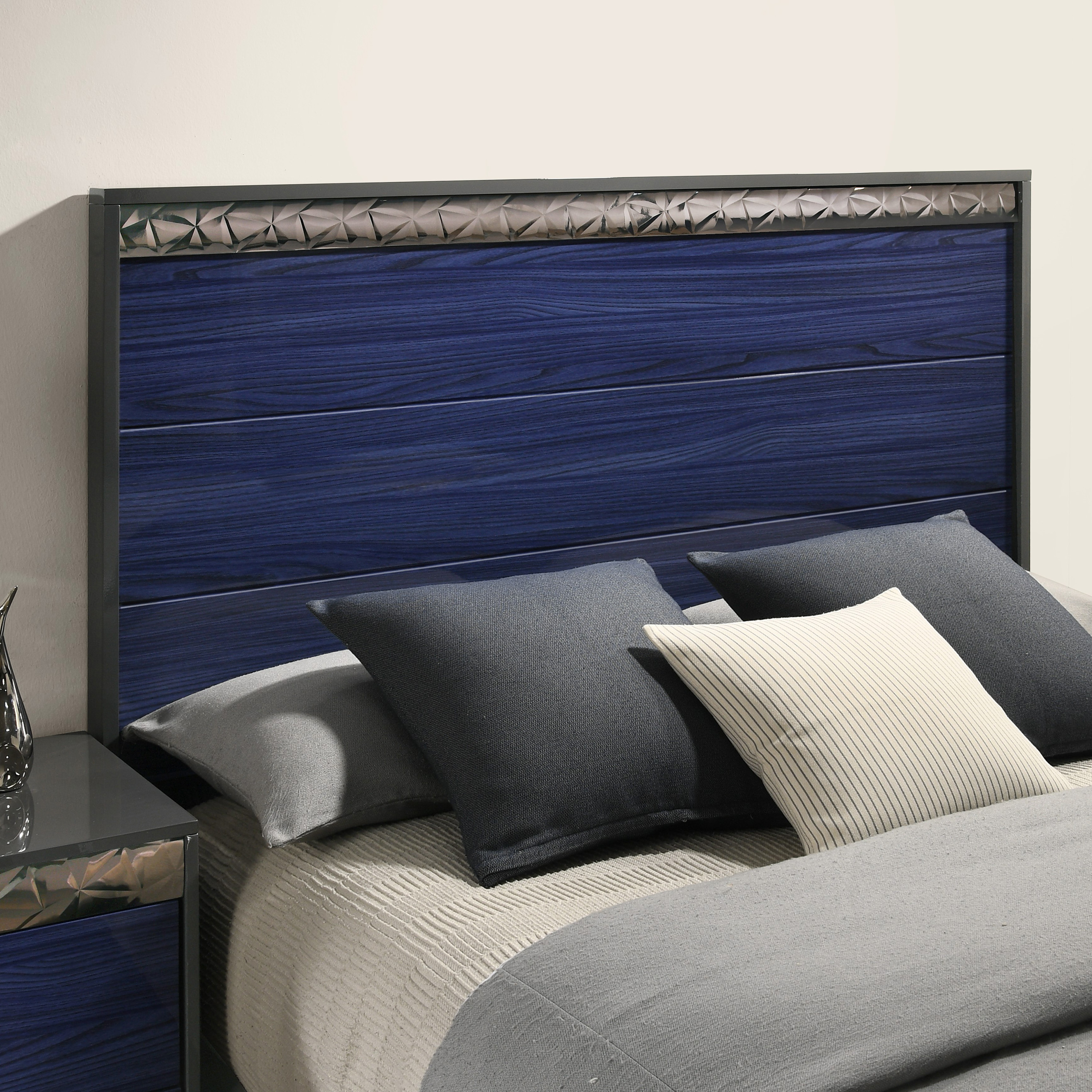 Furniture of America Kensing Solid Wood Platform Bed, King, Ash Gray and Indigo Blue