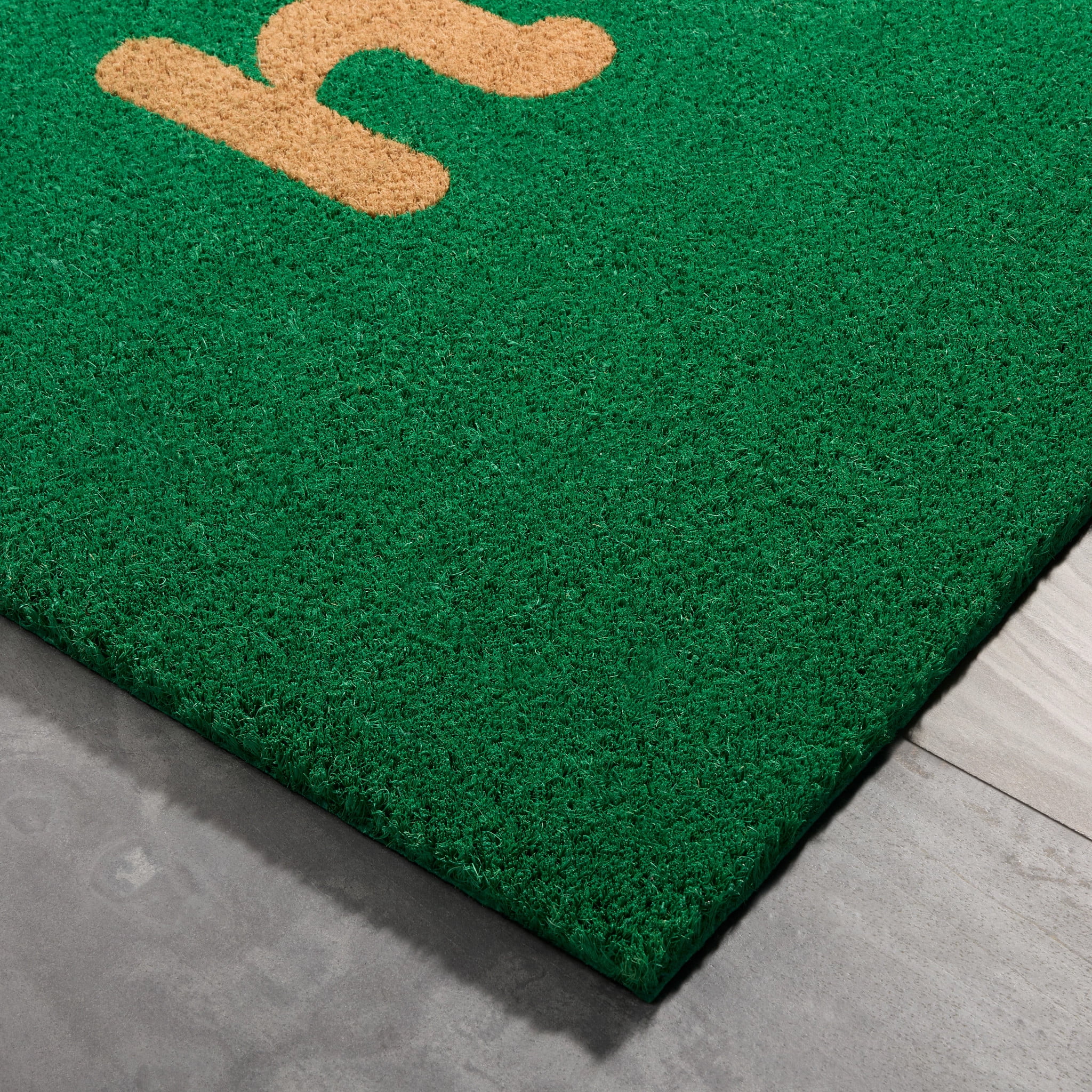 TOWN & COUNTRY TERRA Hiya Painted Welcome Outdoor Door Mat, Natural Coir, Heavyweight, Non-Slip Entryway Mat, Green, 24"x36"