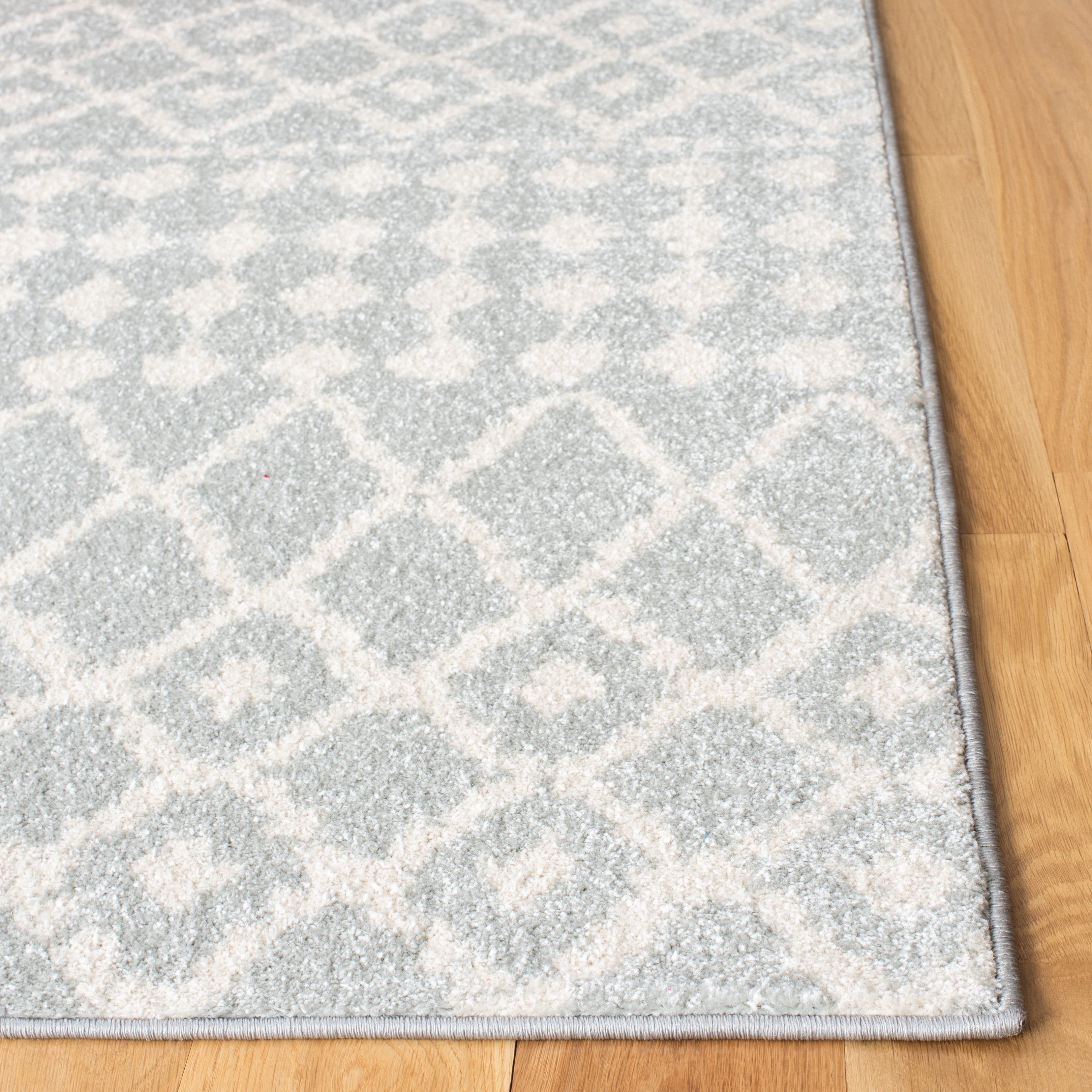 SAFAVIEH Mercer Phoebe Boho Geometric Area Rug, Light Grey/Cream, 4' x 6'