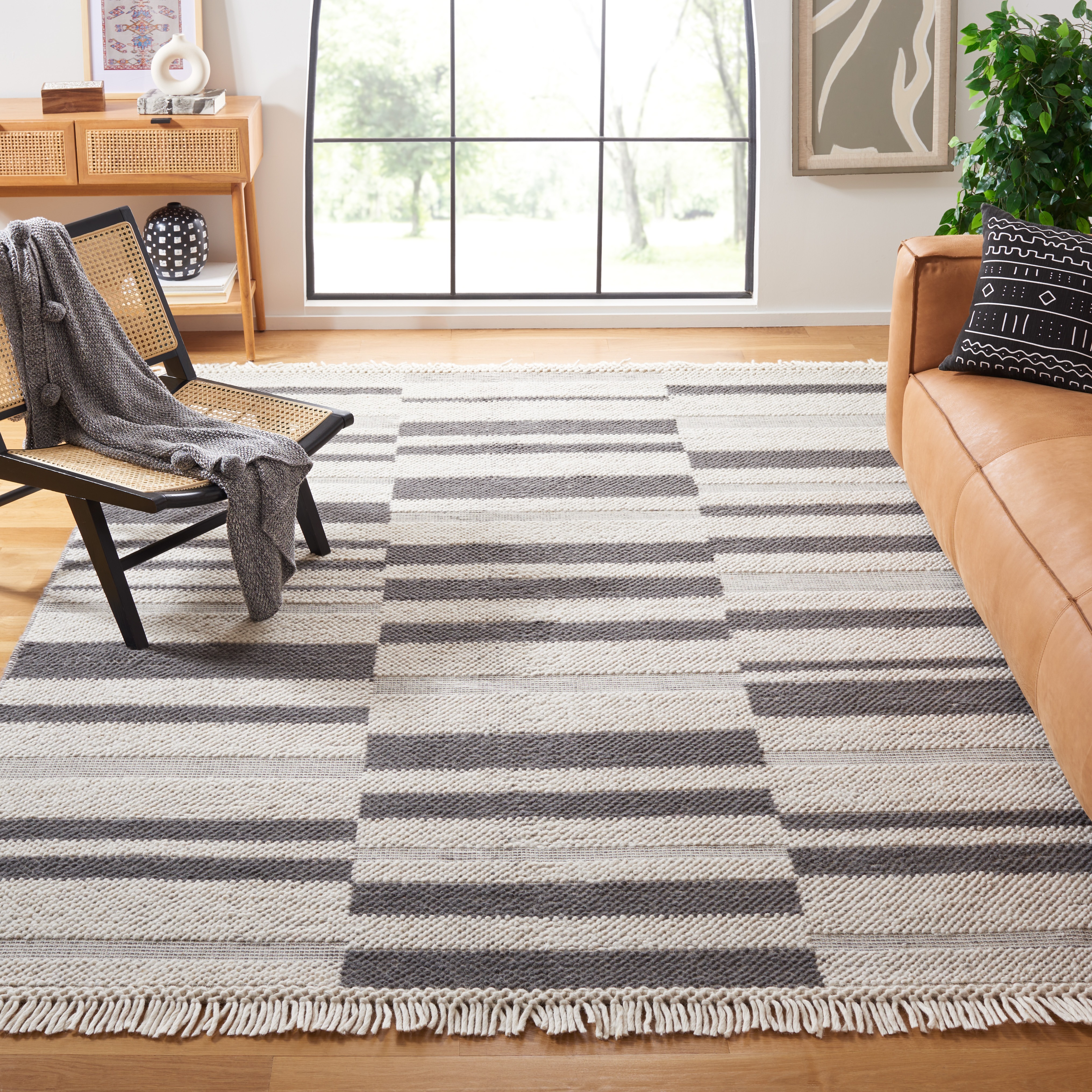 SAFAVIEH Natura Qendro Striped Area Rug, Ivory/Dark Grey, 8' x 10'