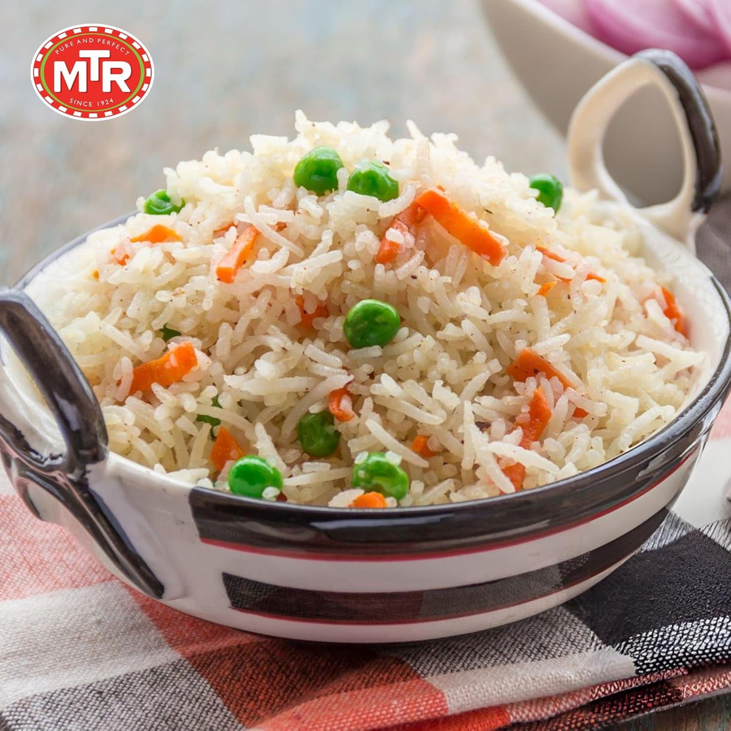 MTR Vegetable Pulao - Microwavable Rice Packs for Instant Meals - Authentic Indian Ready-To-Eat Meal - Delicious & Nutritious Rice Ready in Minutes - Suitable for Vegetarians (250g, Pack of 6)