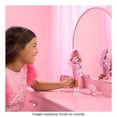 thumbnail image 2 of Muñeca Barbie Fashionista Deluxe Cabello Rosa y Vestido Brillante, 2 of 4