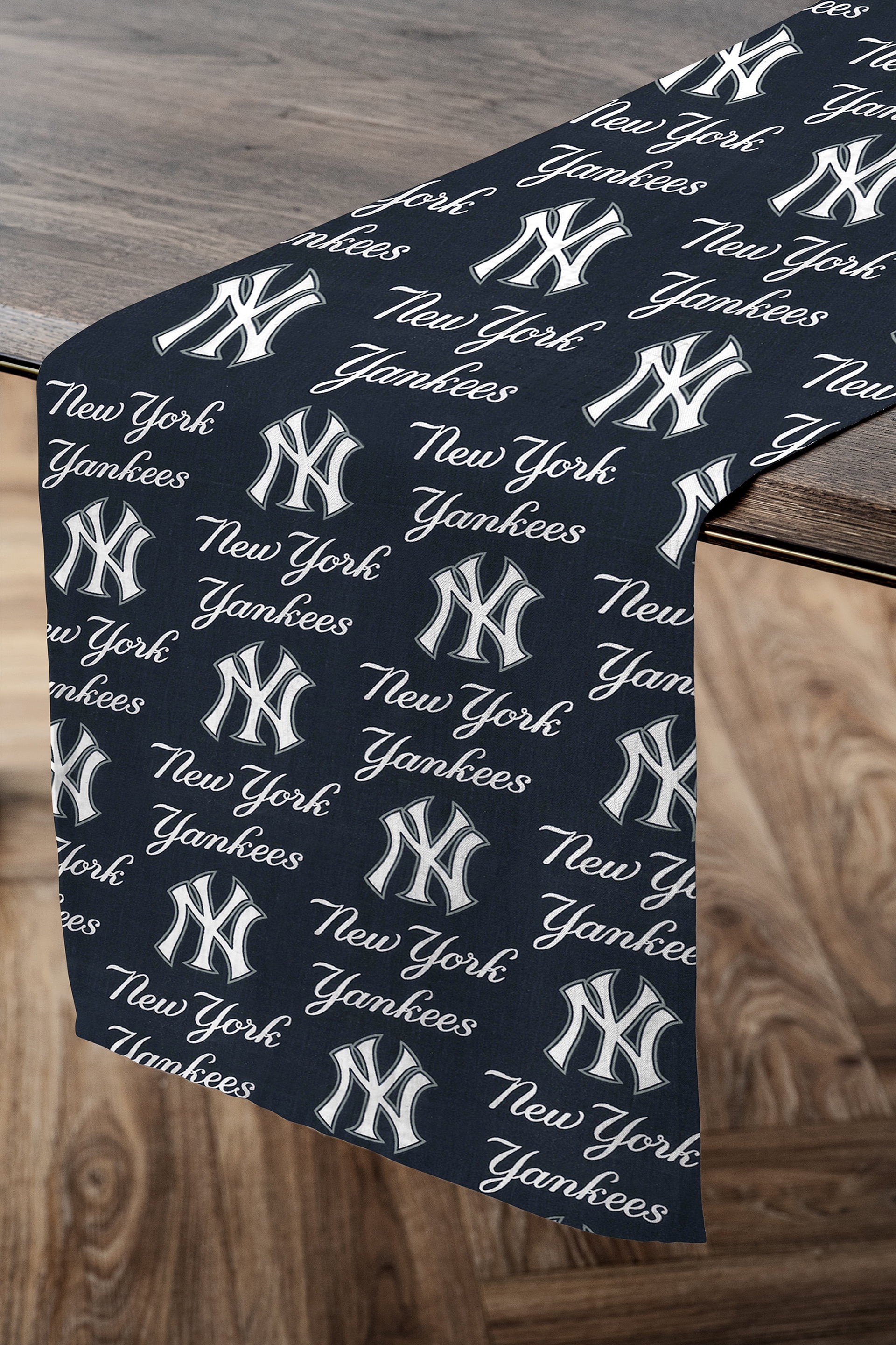 New York Yankees 58" x 2 yd 100% Cotton Logo Baseball Sports Precut Sewing & Craft Fabric, Blue and White