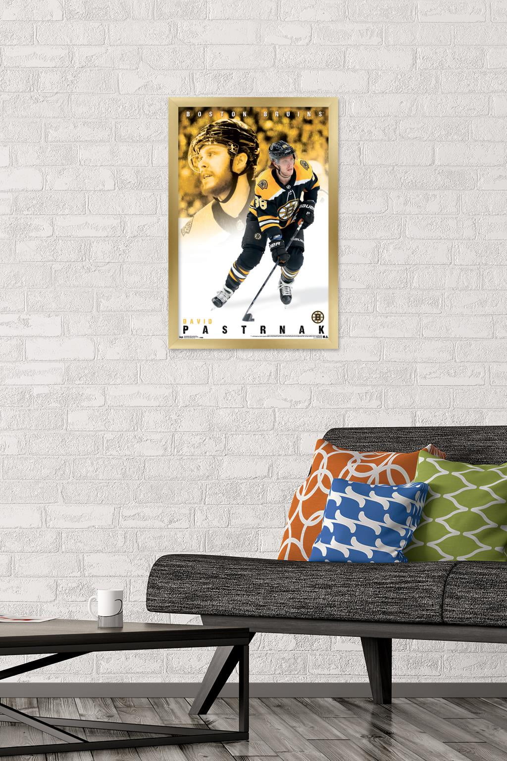 NHL Boston Bruins - DaVid Pastrnák 19 Wall Poster, 14.725" x 22.375", Framed