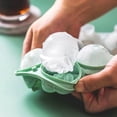 thumbnail image 3 of Molde de silicona para cubitos de hielo con forma de rosa, bandeja para bolas de hielo, cubitos de hielo de fusión lenta para whisky, molde romántico para cócteles sin BPA., 3 of 8