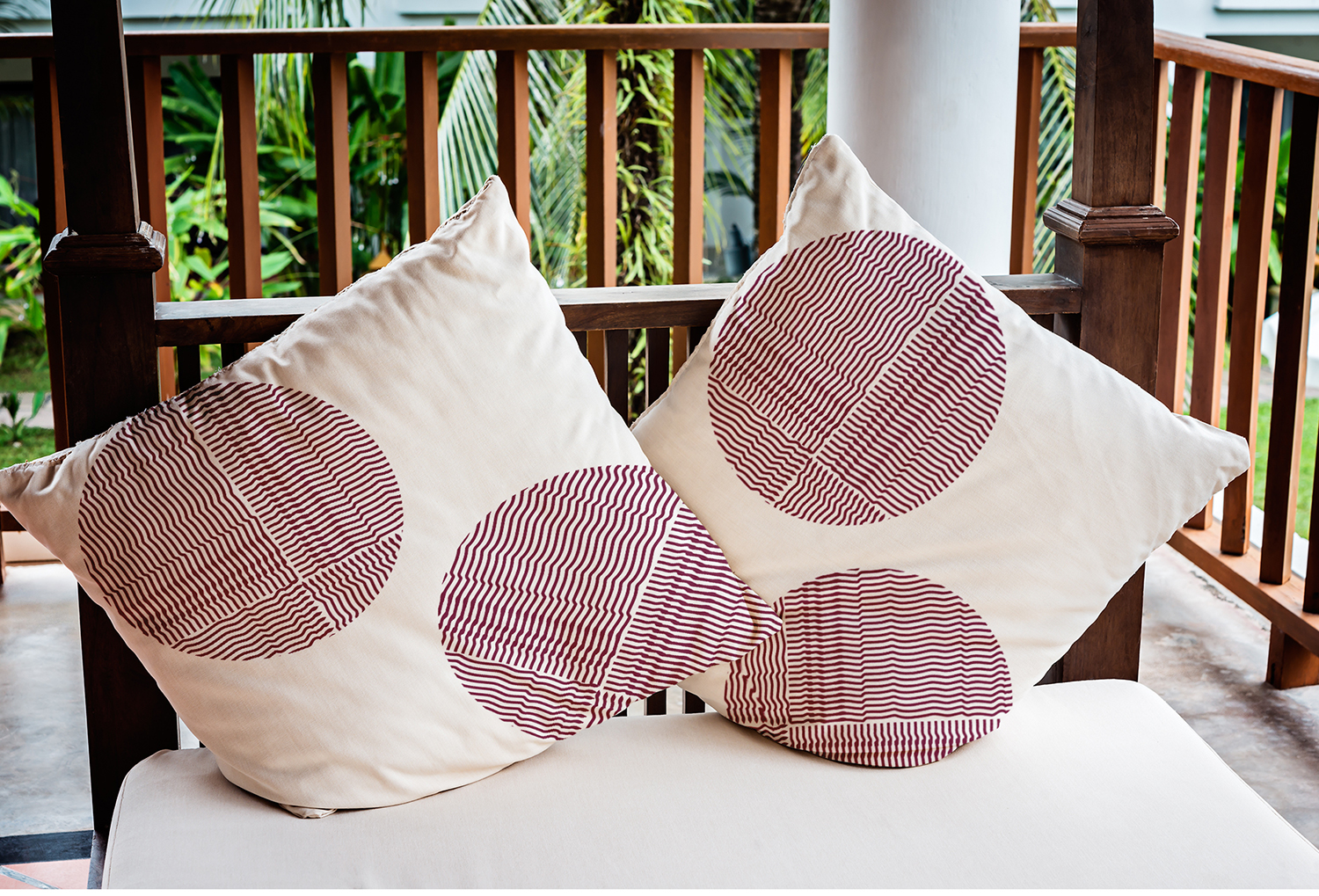 18" x 18" Simply Daisy Circles Indoor/Outdoor Pillow, Maroon Red Qty 1