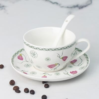 

European Luxury Tea Cup Set Ceramic Gold Rim Cups and Saucers Fashion Bone China Mugs Taza Cafe Espresso AC50BD