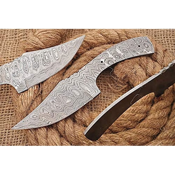 8 inches Long Hand Forged Damascus Steel Clip Point Blank Blade Skinning Knife, 3.5" Long Sharp Cutting Edge, 3.75" Scale Space with 2 pins Hole