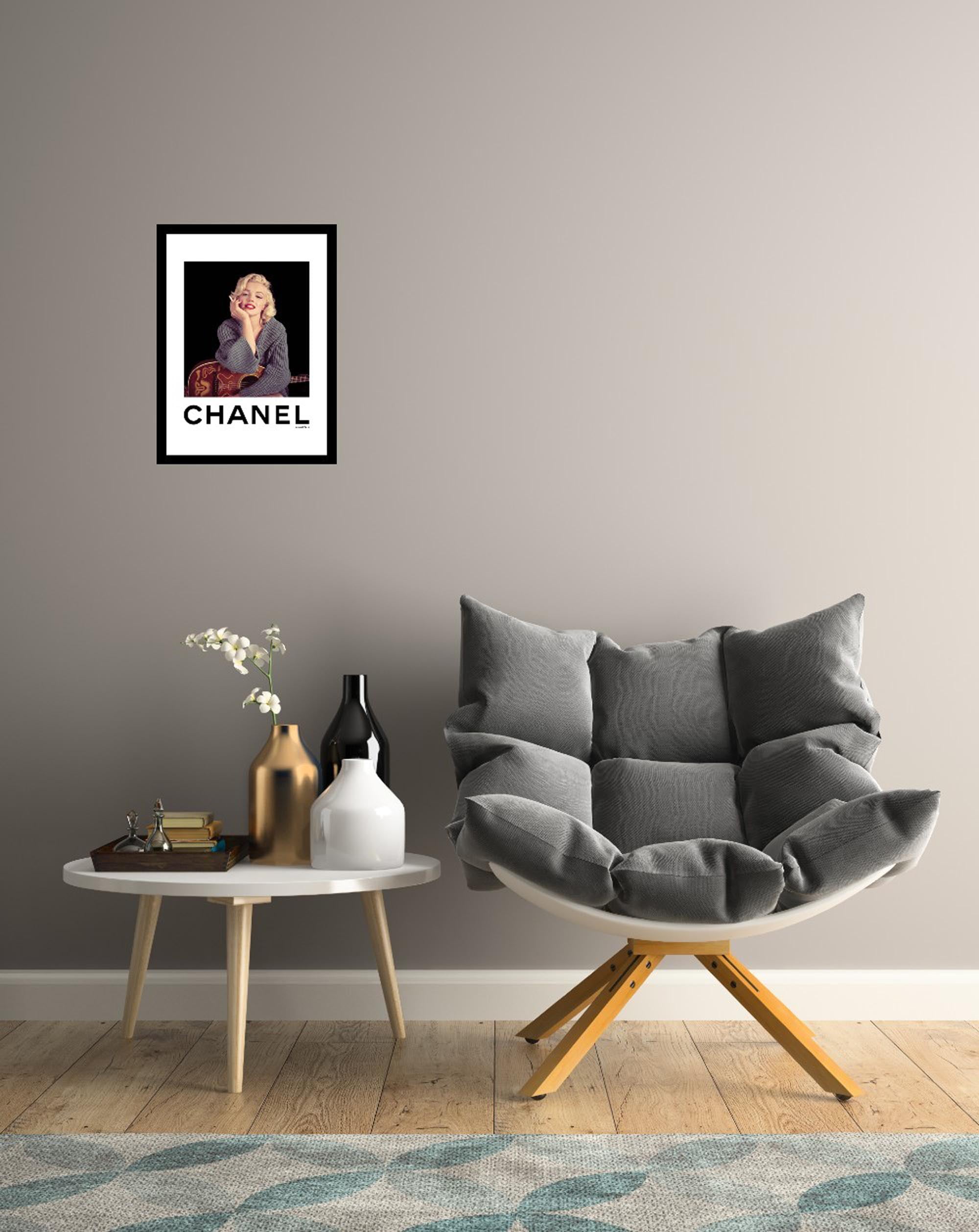 Venice Beach Collection's Marilyn Monroe in all her Comfort 14x18 Framed Print