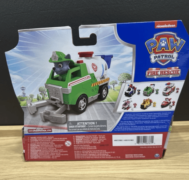 PAW Patrol Fire Rescue Rocky Rescue Fire Tanker , Figure & Grab Claw