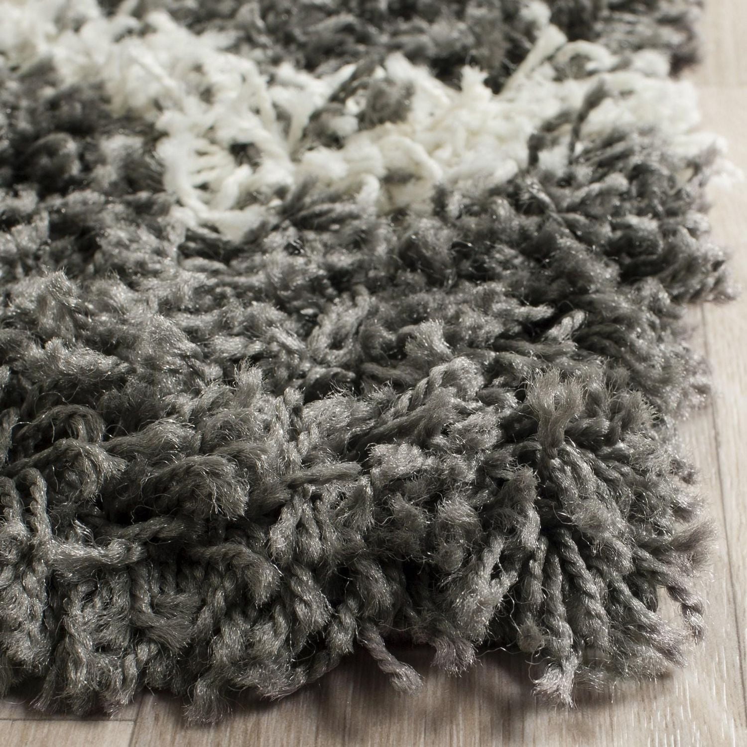 Safavieh Dallas Jerrie Geometric Shag Area Rug