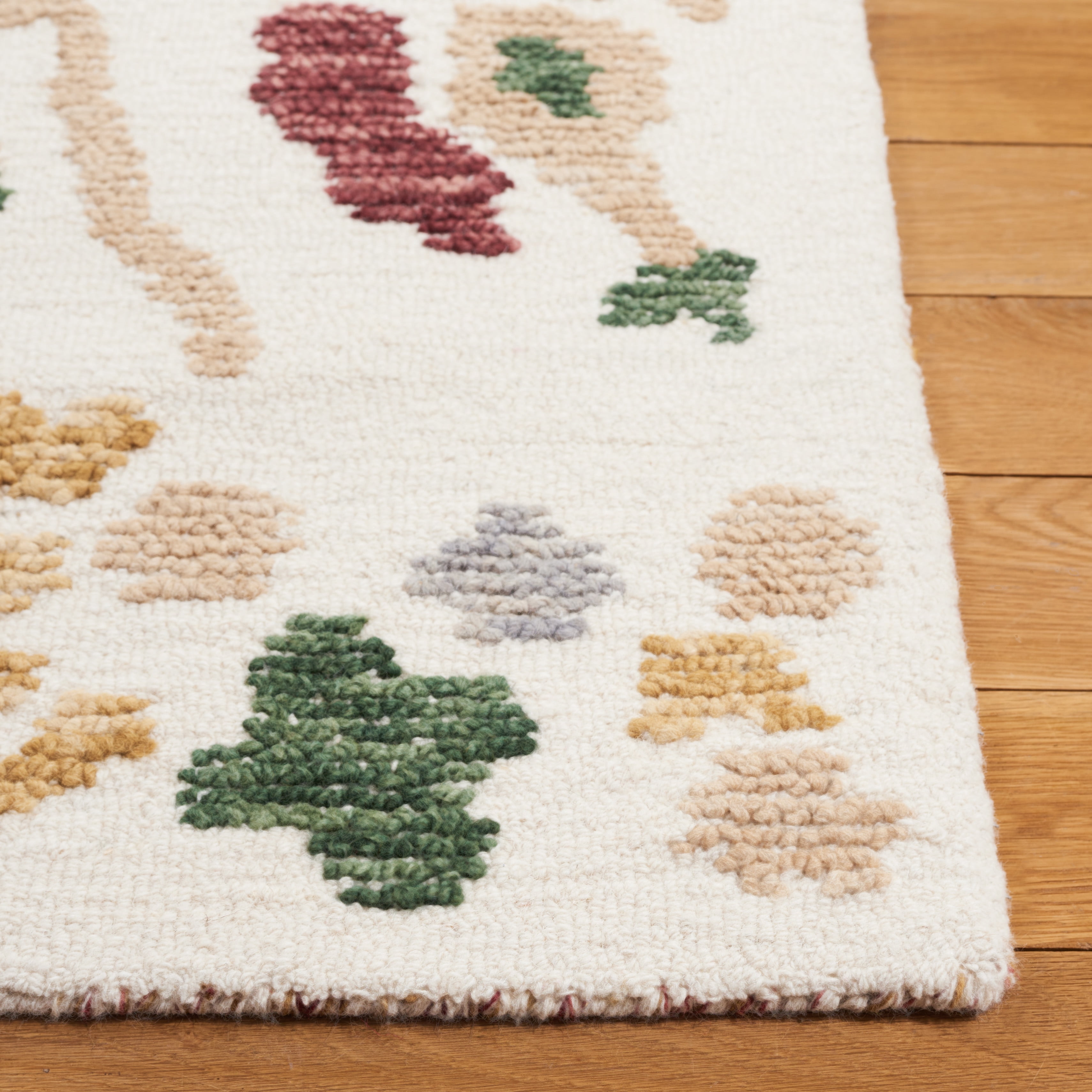 SAFAVIEH Aspen Kyler Floral Area Rug, Ivory/Red, 4' x 6'