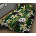 thumbnail image 2 of Colcha con estampado de flores de bambú Panda, 2 of 5