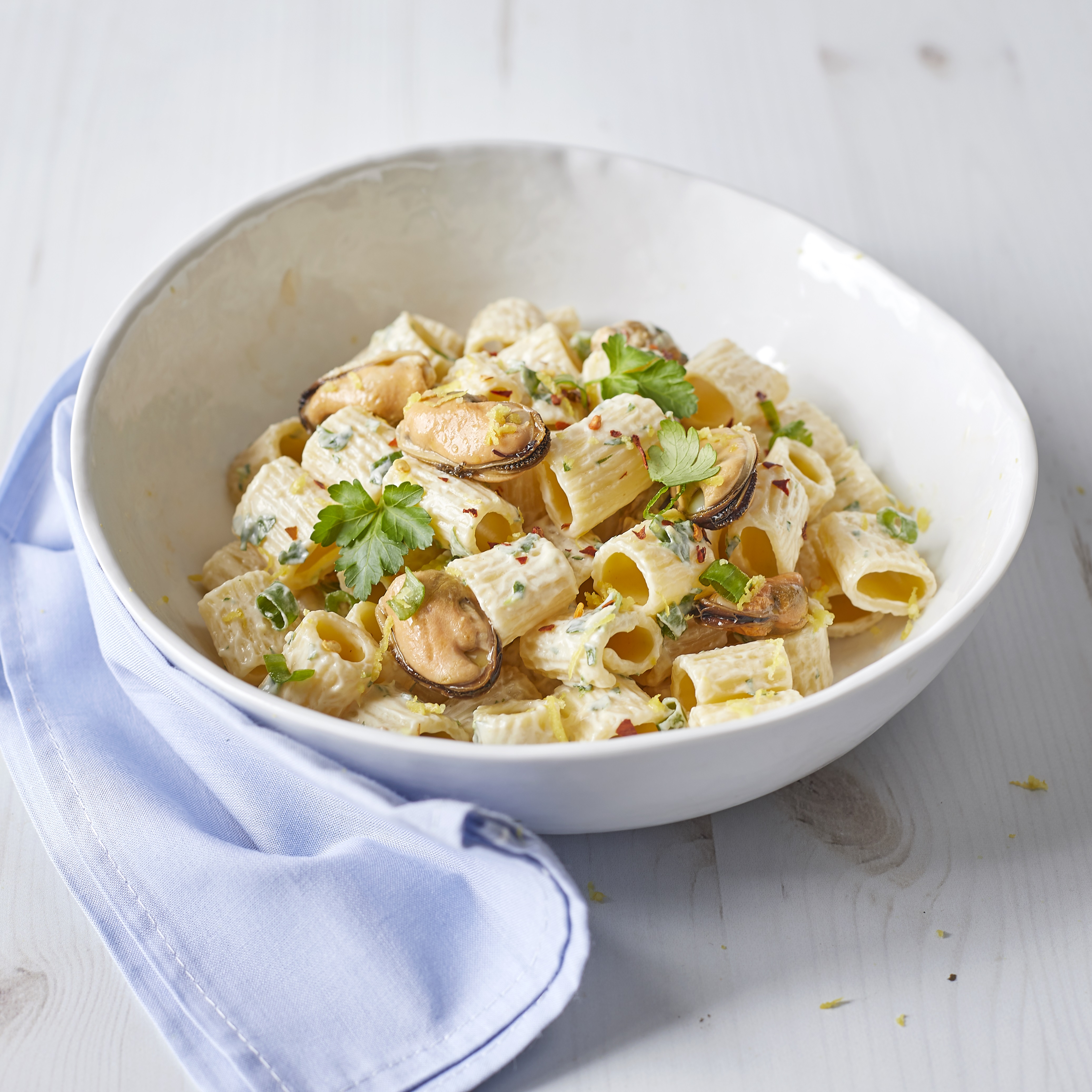 COLES SMOKED MUSSELS CANNED IN EXTRA VIRGIN OLIVE OIL - Canned Mussels, High in Protein, Applewood Smoked, Hand-Packed Seafood, Gluten-Free - 4 oz (5 pack)