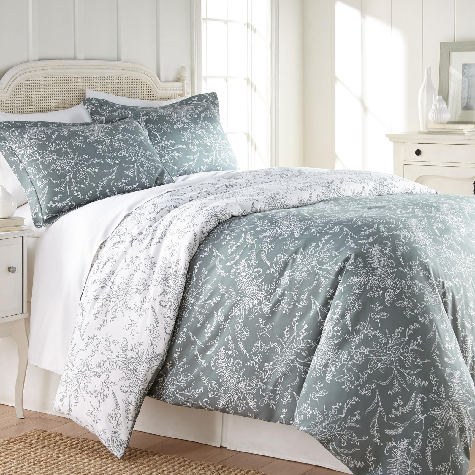 Elegant and Chic Winter Brush Reversible Soft Down Alt 3-Piece Comforter Set by Southshore Fine Linens