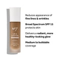 thumbnail image 2 of Base de maquillaje No7 Lift & Luminate de triple acción, SPF 15, 30 ml, 2 of 5