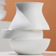 thumbnail image 2 of Jarrones de resina laminados blancos con geometría abstracta, decoración artística para el hogar, accesorios para arreglos florales, utensilios y adornos, 2 of 3