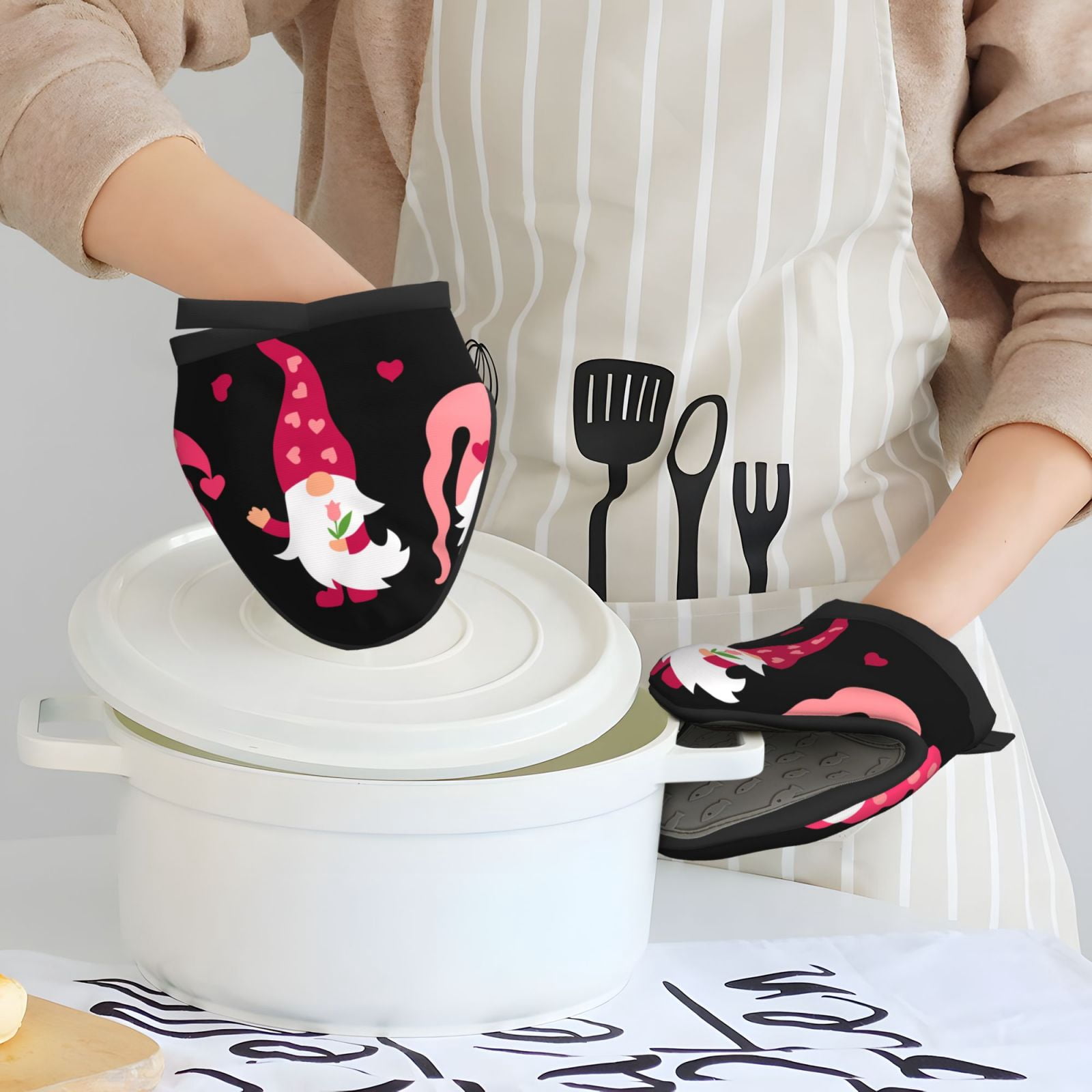 Vsdgher Love You Mom Non-Slip Mini Oven Mitt Set, Short Oven Mitts for Baking Grilling Barbecue Microwave, 5.9"x5.9"in