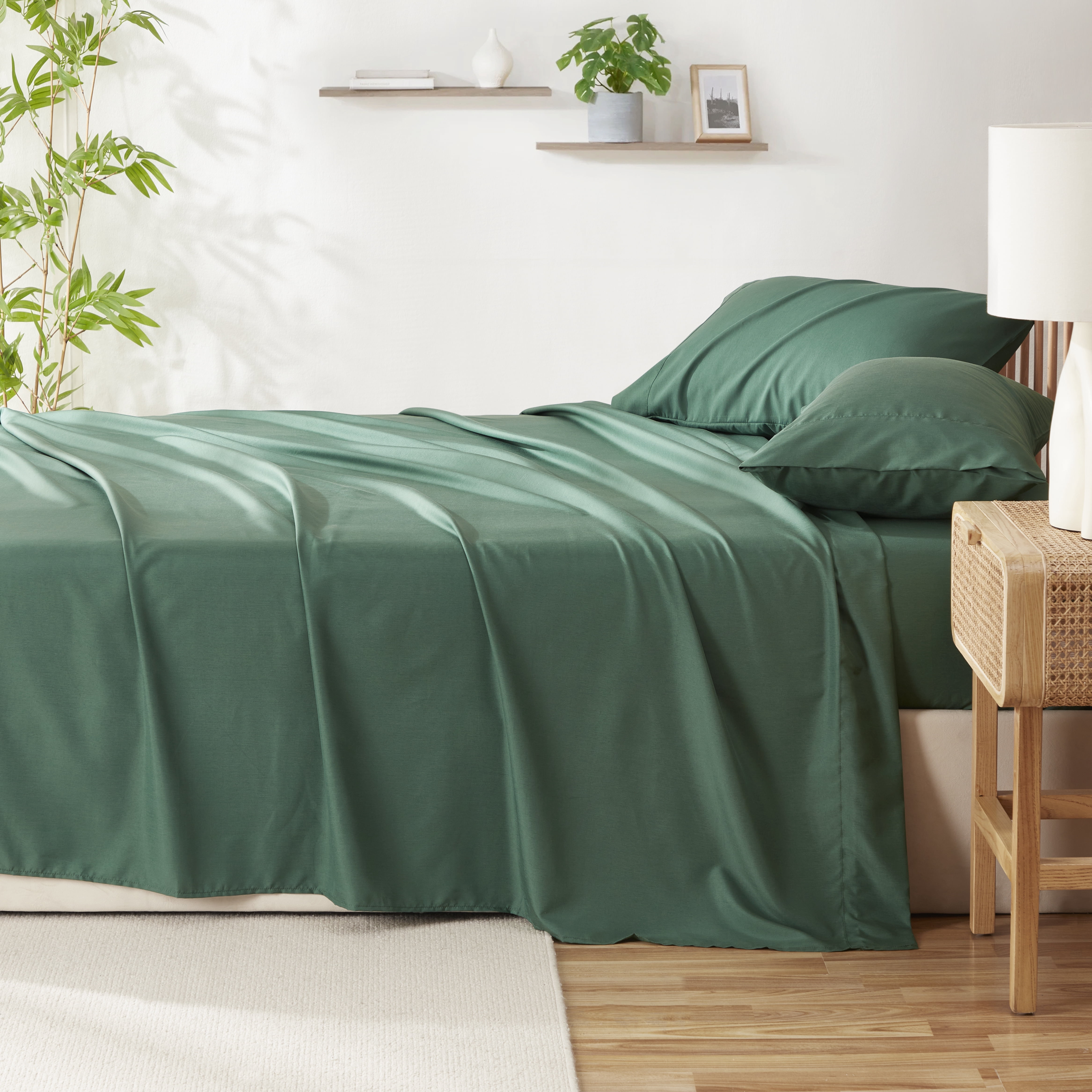 Virtu Bed Sheets Set, Deep Pocket Rayon Derived Bamboo & Microfiber Cooling 4 Piece Queen Sheets sets, Hunter Green