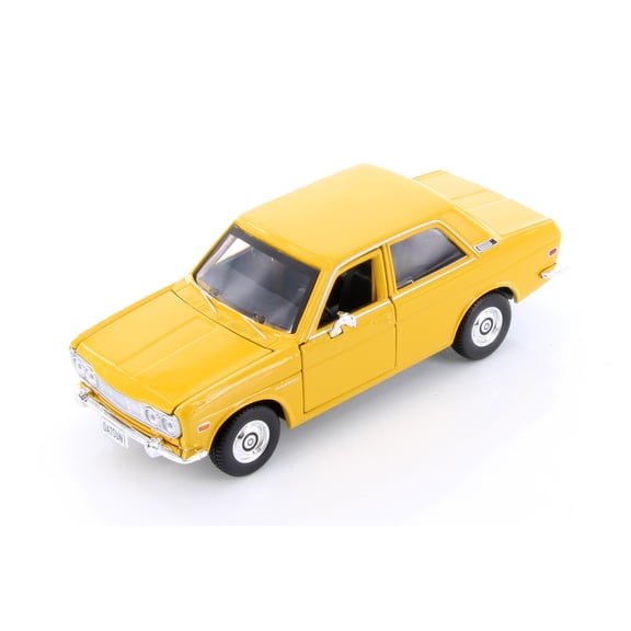 1971 Datsun 510 Hardtop, Yellow - Showcasts 37518 - 1/24 Scale Diecast Model Car
