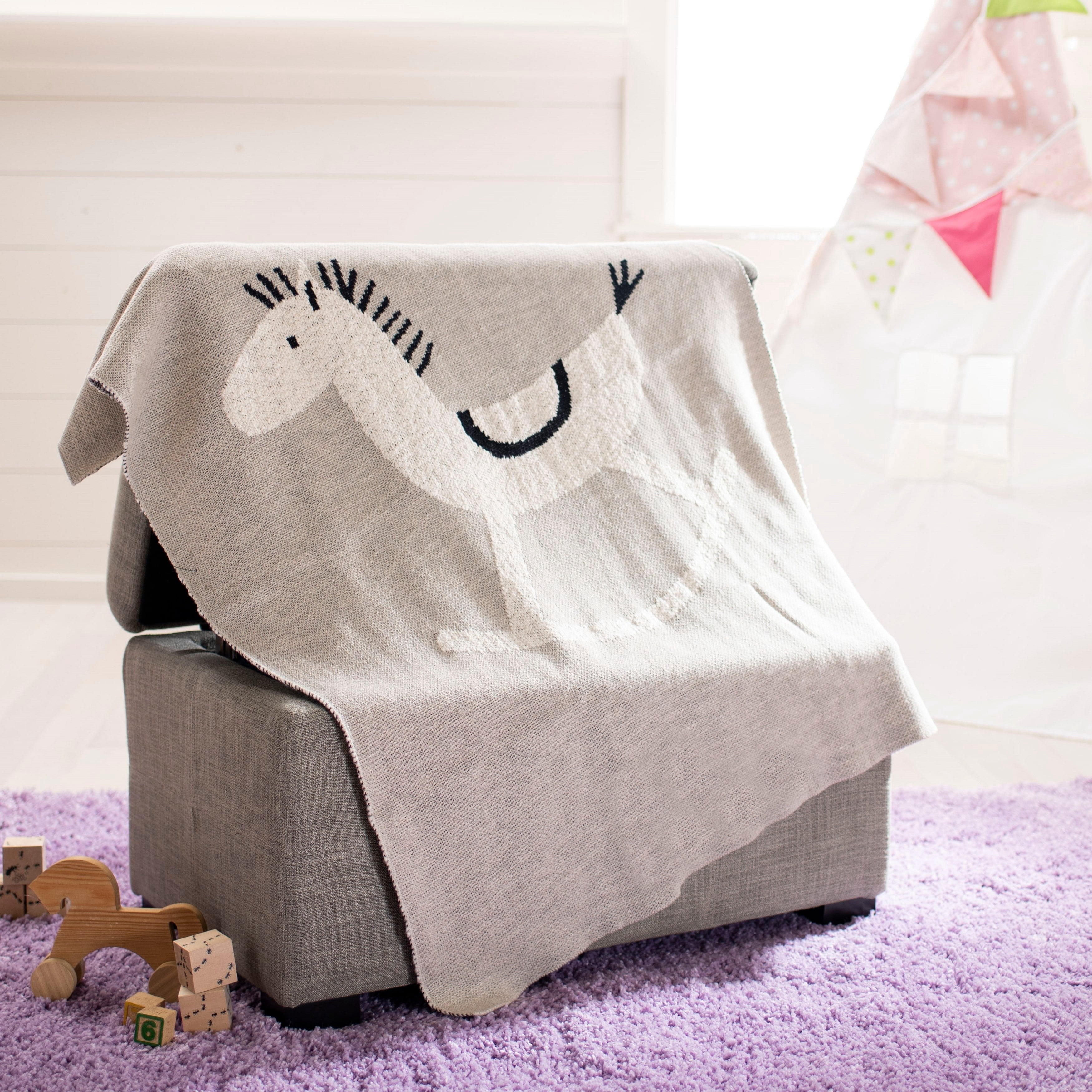 SAFAVIEH Tater Trot The Rocking Horse 32" x 40" Baby Throw, Light Blue
