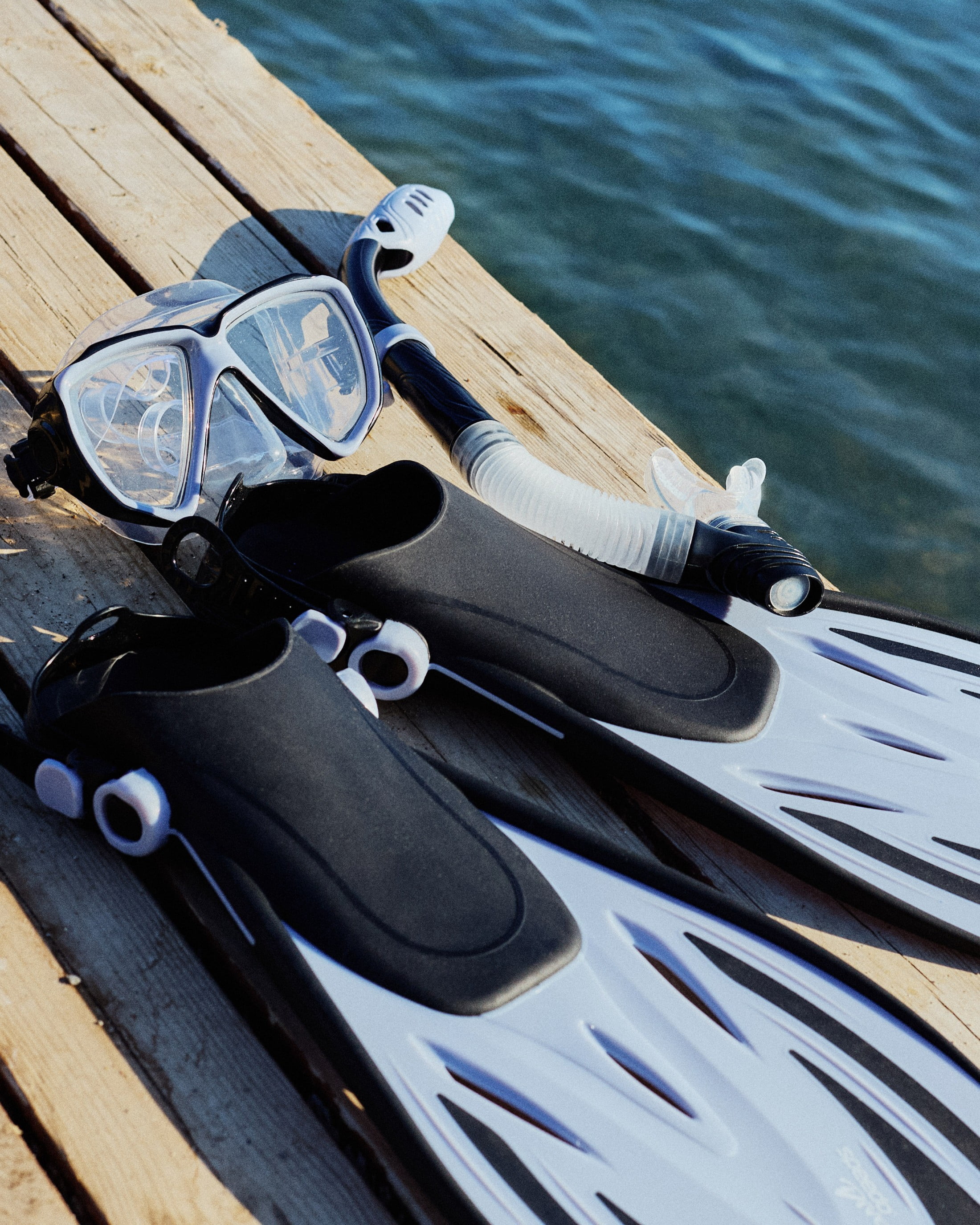 Adult Horizon Mask, Snorkel & Fin Set