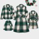 thumbnail image 1 of Conjuntos familiares de Navidad a juego con blusas de manga larga y vestidos con cinturón con estampado de cuadrícula y pata de gallo, 1 of 5