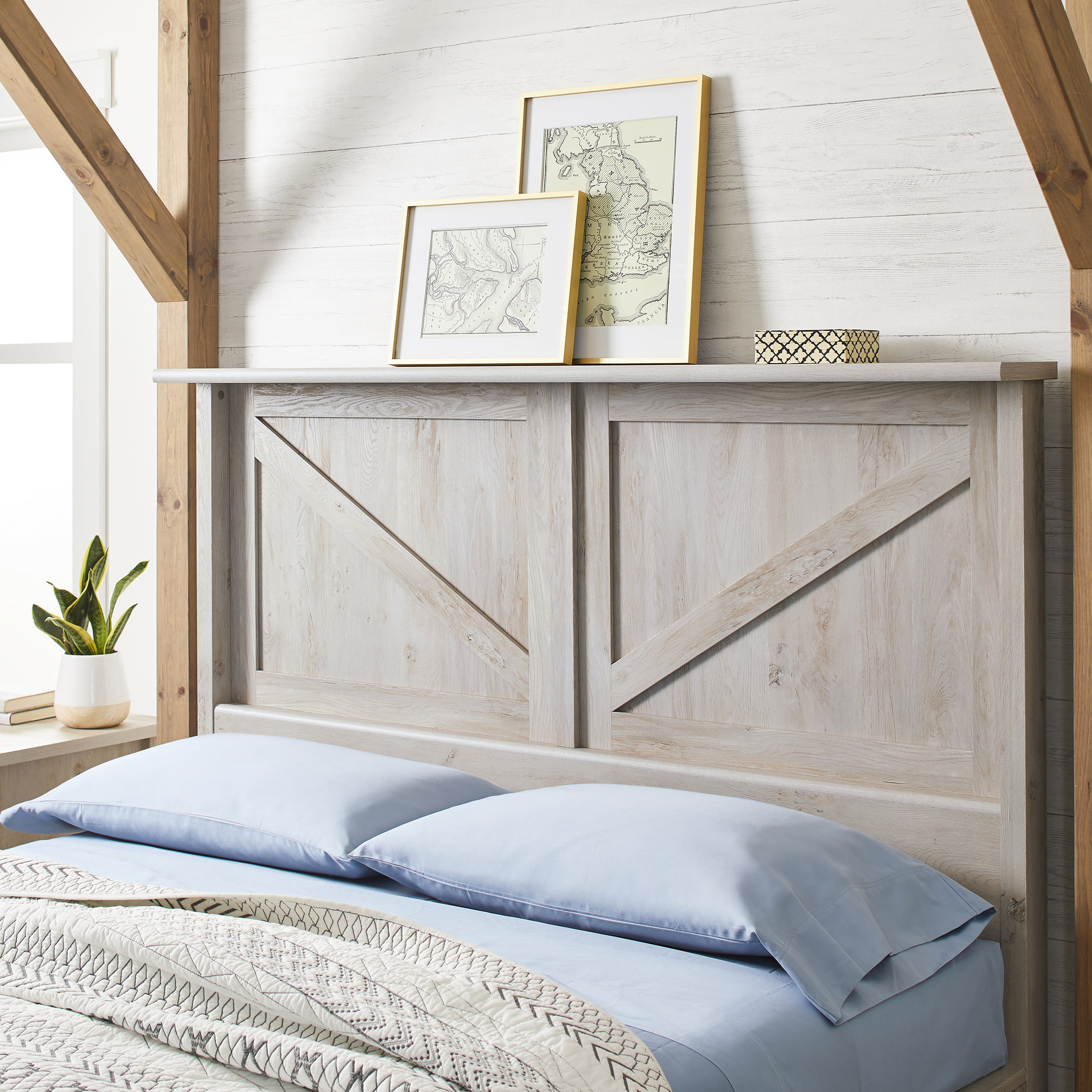 New Modern Headboards with Simple Decor