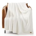 thumbnail image 2 of Manta UGG Whitecap de franela de felpa reversible de 70 x 50 pulgadas, 2 of 7