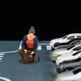 thumbnail image 4 of Tiny 1/64 Diorama Coleccionable Fitness Mujer Hombre Calle Tren Carretera - jer en cuclillas azul Sunnimix Figuras de muñecas en miniatura, 4 of 7