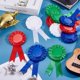 thumbnail image 5 of 16 unidades de cintas de premios en 4 colores: medallas, rosetas, insignias y cintas de reconocimiento. Cintas azules, rojas y blancas., 5 of 7