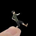 thumbnail image 1 of Mini 1/64 modelos de figuras de personas pintadas a mano, simulación de niño corriendo pequeño para escena DIY, accesorios de fotografía, mesa de, 1 of 8