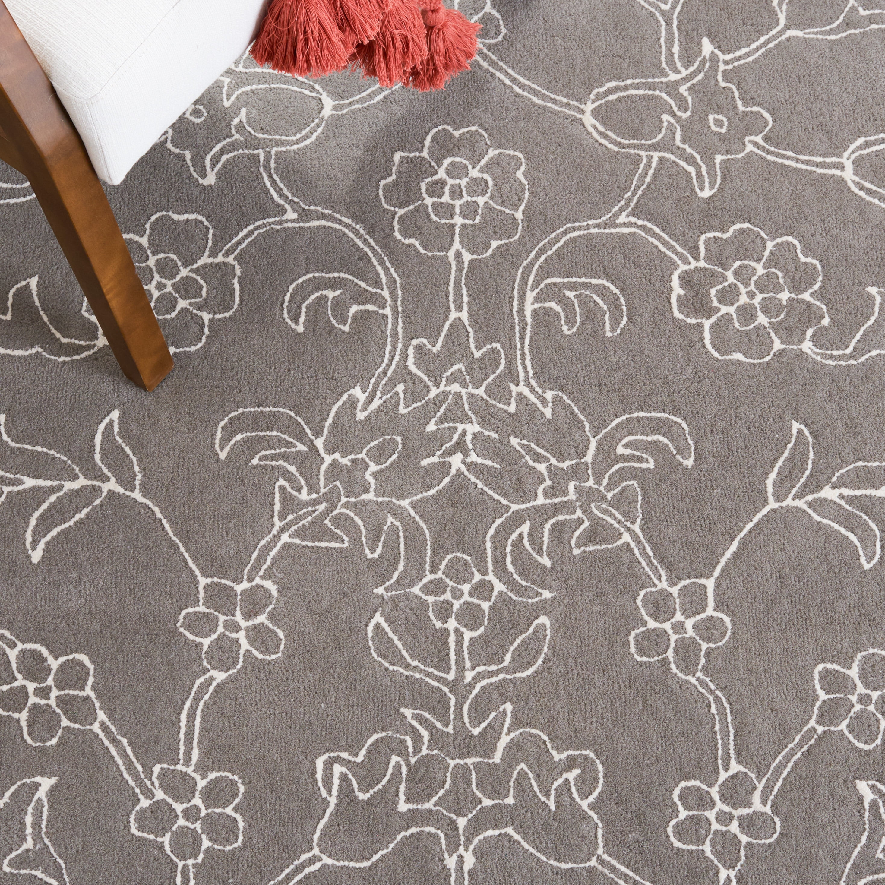 SAFAVIEH Fifth Avenue Deena Floral Area Rug, Dark Grey/Ivory, 4' x 6'