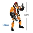 thumbnail image 3 of Figura de Star Wars de 452 piezas con sables de luz, modelo de batalla mandaloriano, adornos hechos a mano para armar, 3 of 5
