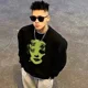 thumbnail image 4 of Ropa masculina Hip Hop Sudadera gráfica negra para hombre Jersey sin capucha Top suelto de invierno de una pieza Nuevo en estética S Diseñador, 4 of 5