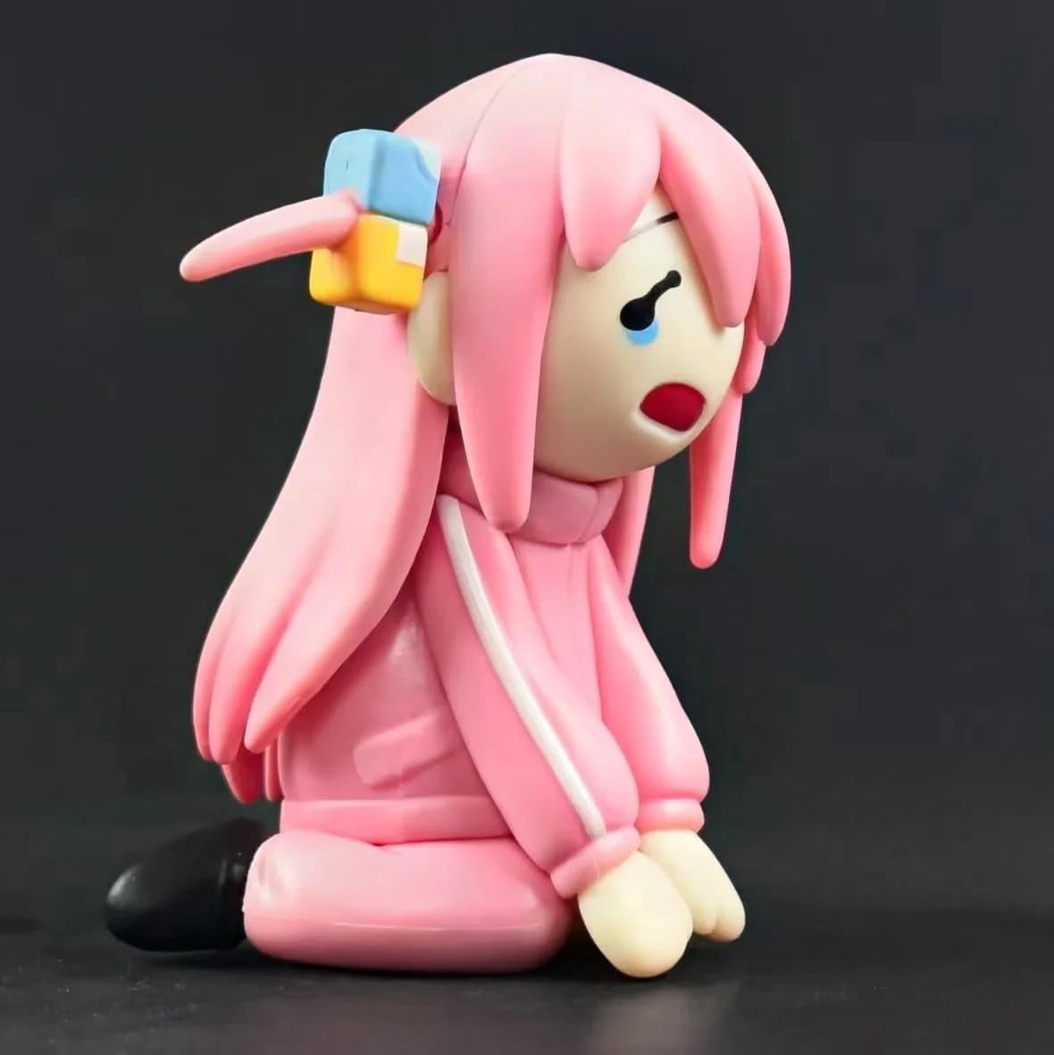 Newly Gotoh Hitori Figure Sportswear Q Version Sitting Gotoh Hitori Action Figures 10cm/3.9inch PVC Collectible Handicrafts Souvenirs Anime Gifts